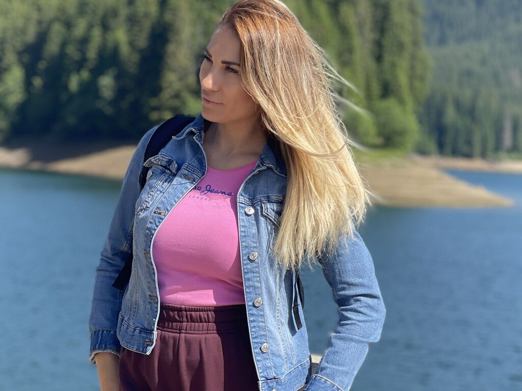 LovelyMaia